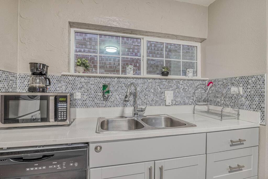 Close To All, Restfull, Cozy Duplex B In Downtown, Utep, Hospitals Apartment